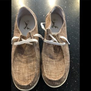 Canvas casual sneaker/loafer W10 or unisex